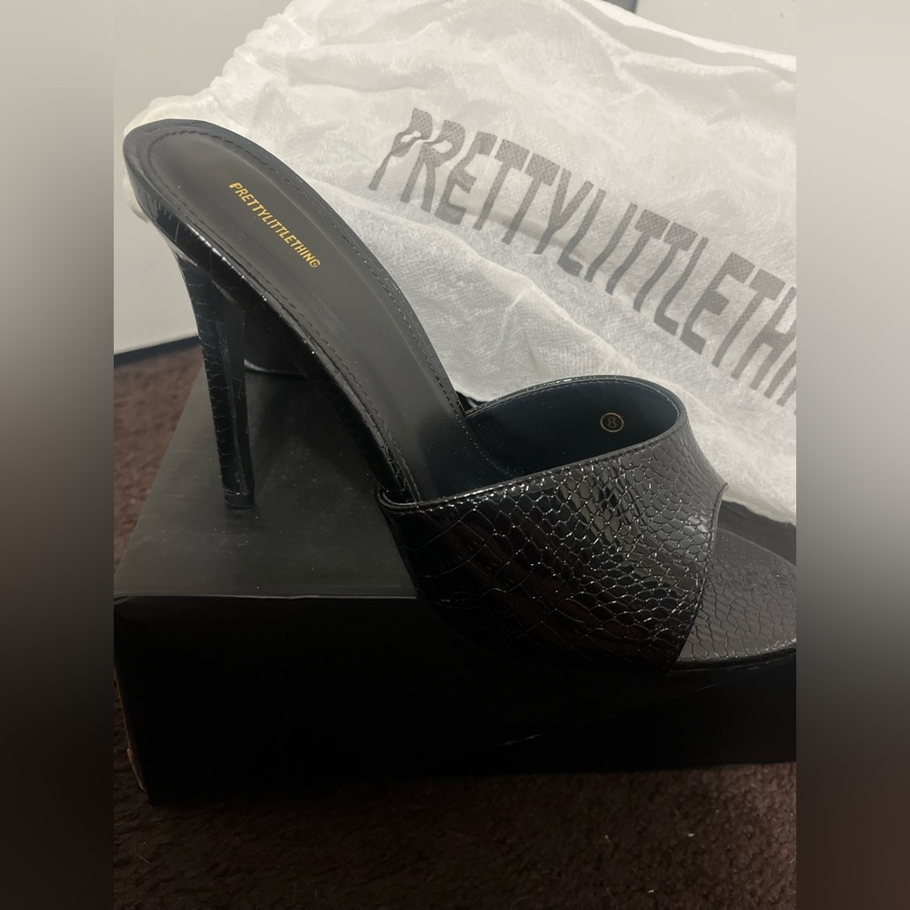 Black, strapless heels